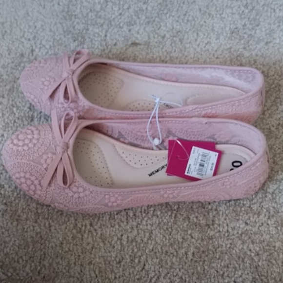 Shoe - Picture 4 of 8